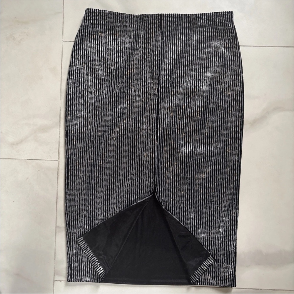 Everleigh Silver Sequin Black Pencil Skirt NWT Women's Medium - Picture 6 of 6